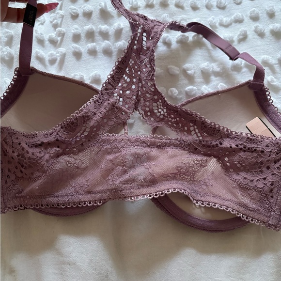 Victoria's Secret Pink Lace Bra with Underwire - Picture 2 of 4